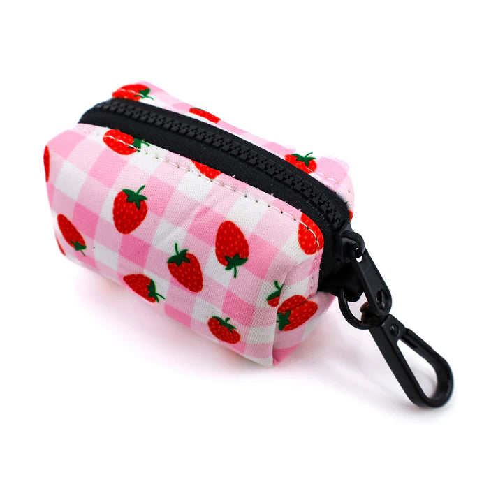Strawberry fields : Poop bag Holder