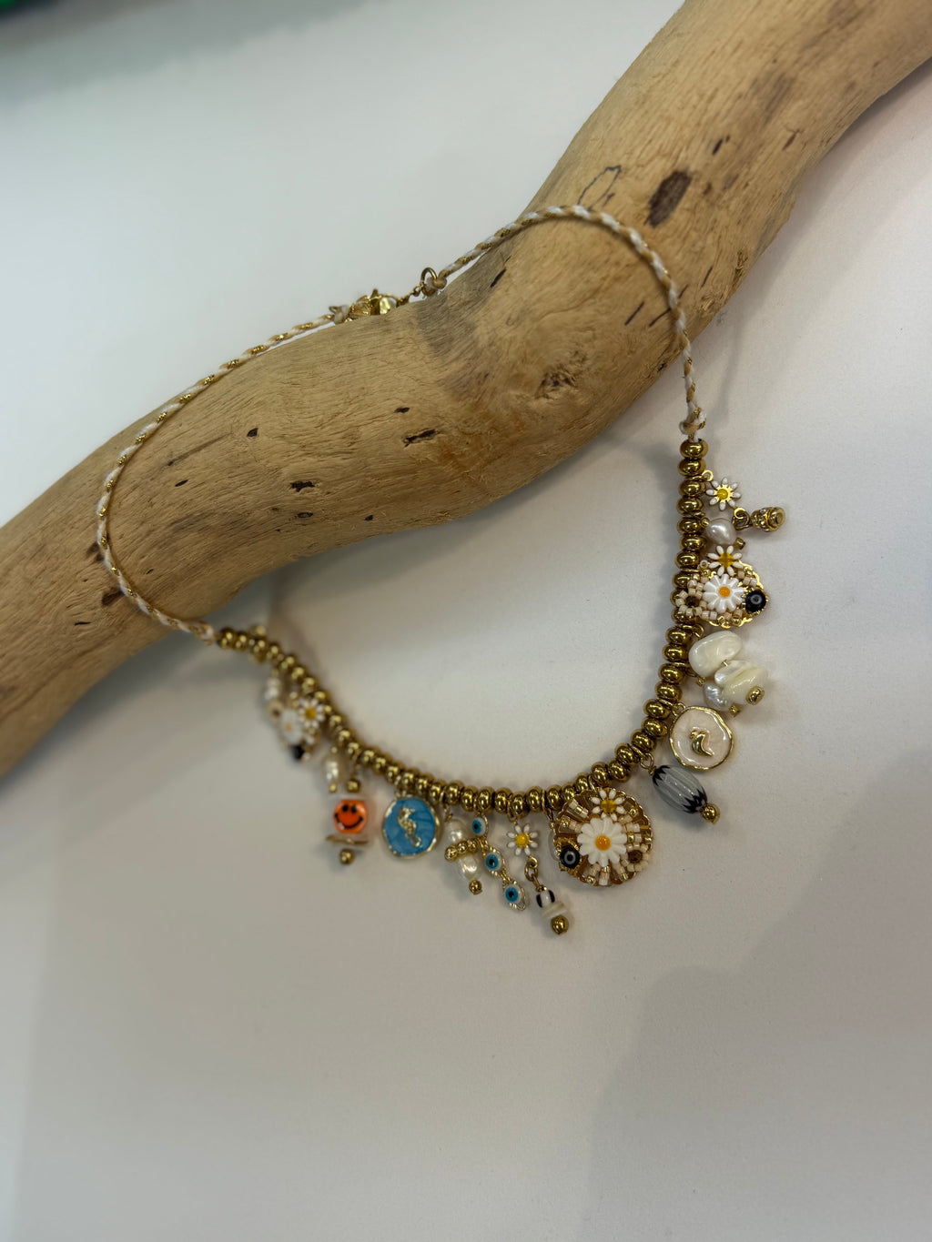 Collier grigri Flora