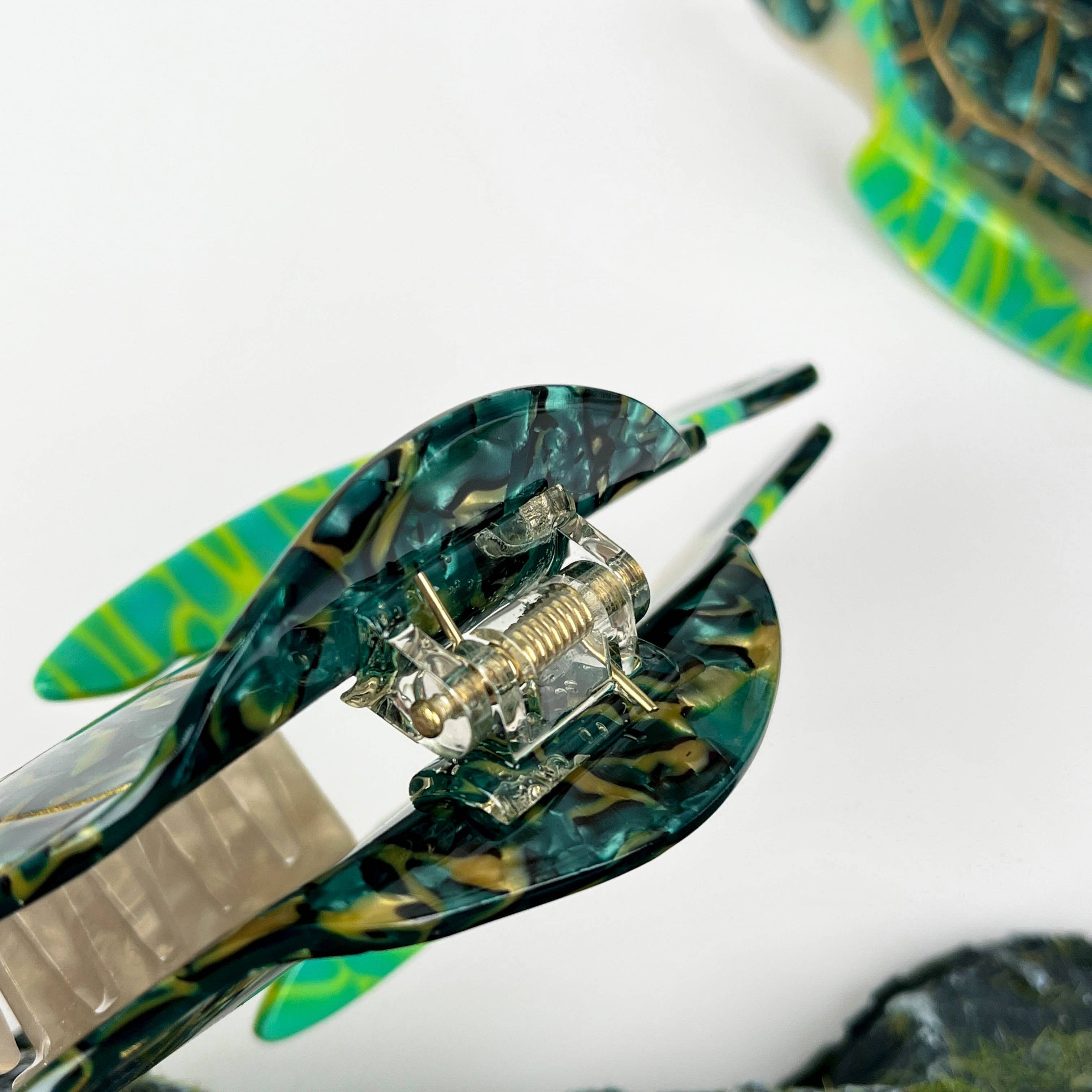 Pince à cheveux tortue verte