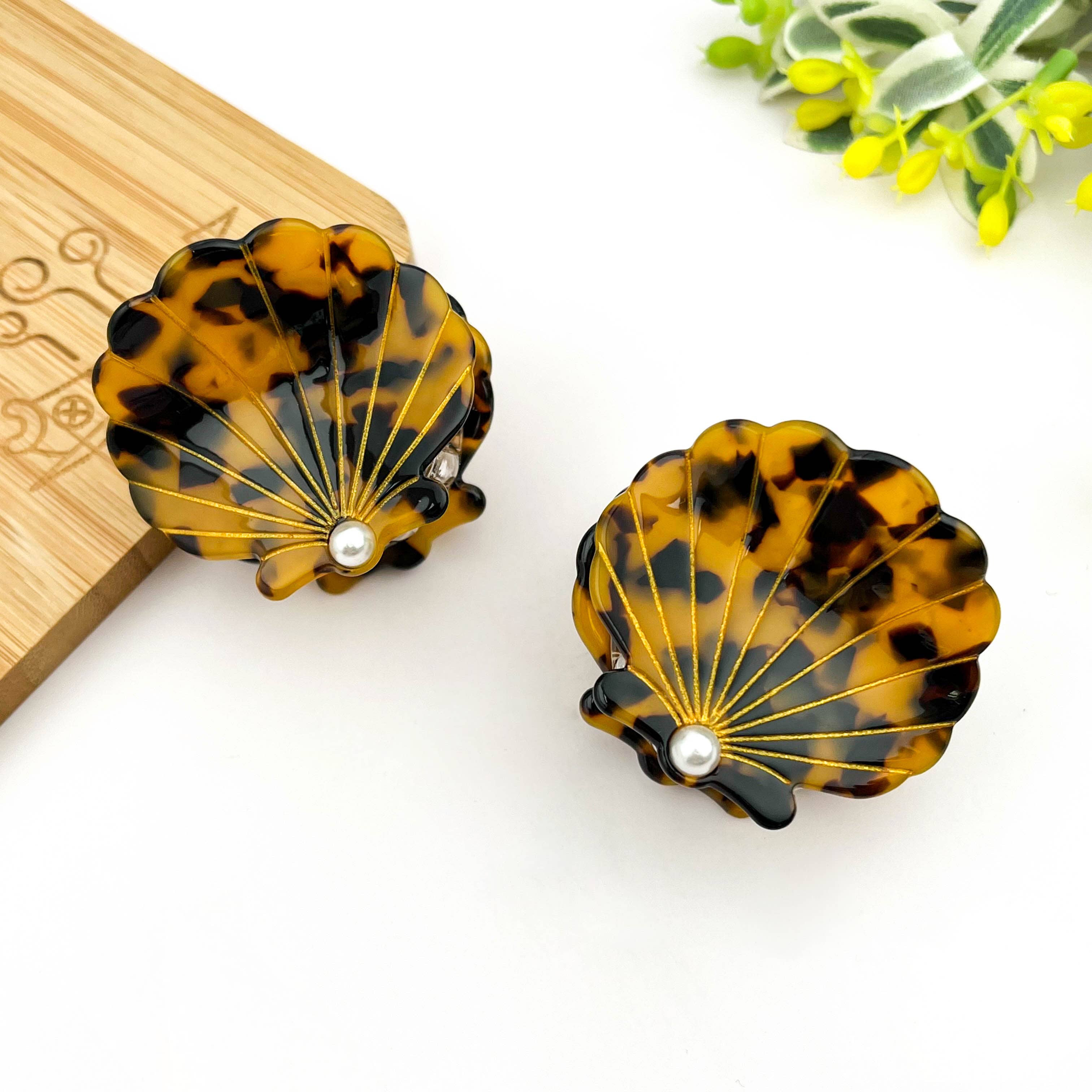 Pince à cheveux perle d'eau douce.