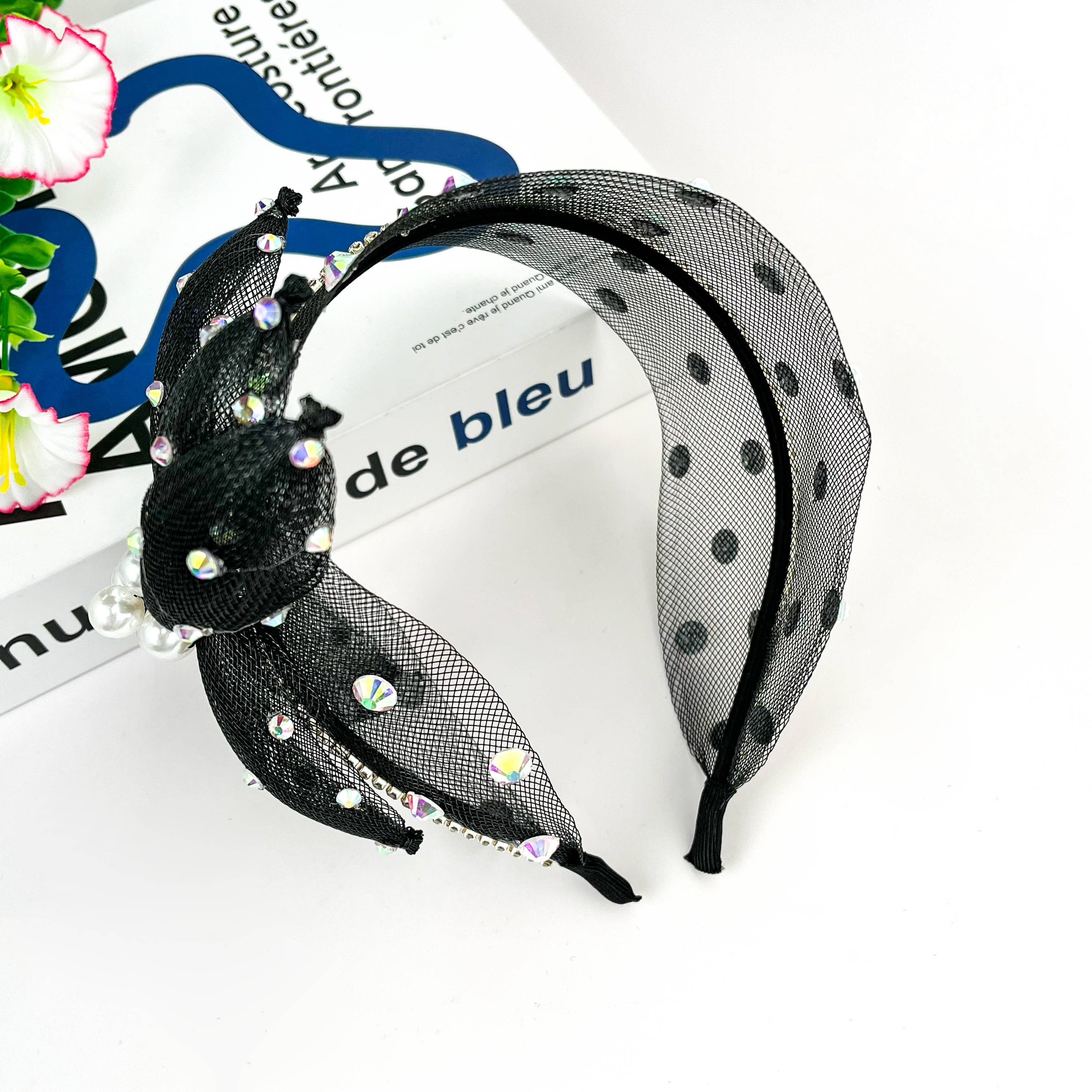 Bandeau en maille noire avec perles